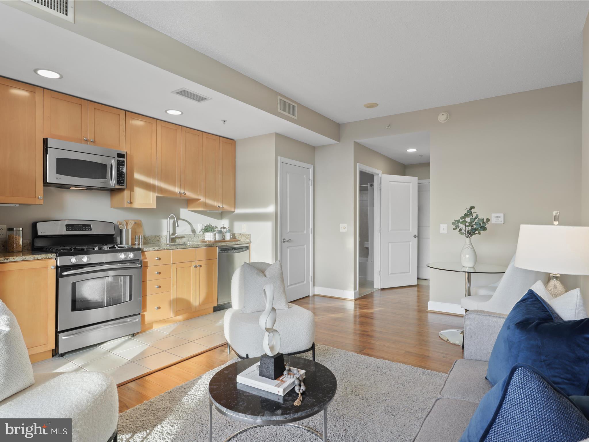 ECLIPSE ON CENTER PARK - Residential