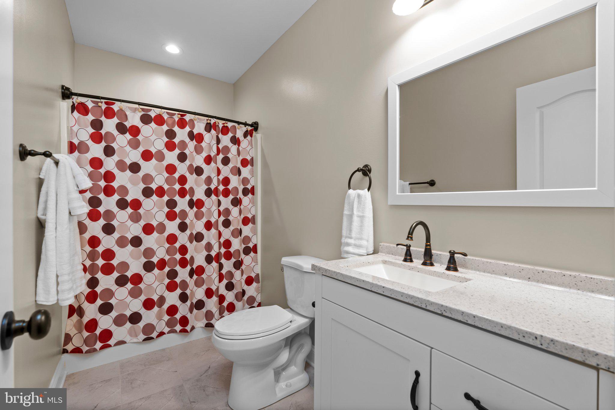 TWIN PONDS - Residential