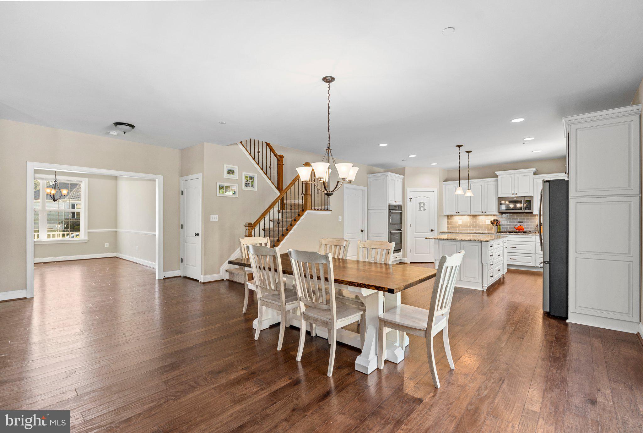 TWIN PONDS - Residential