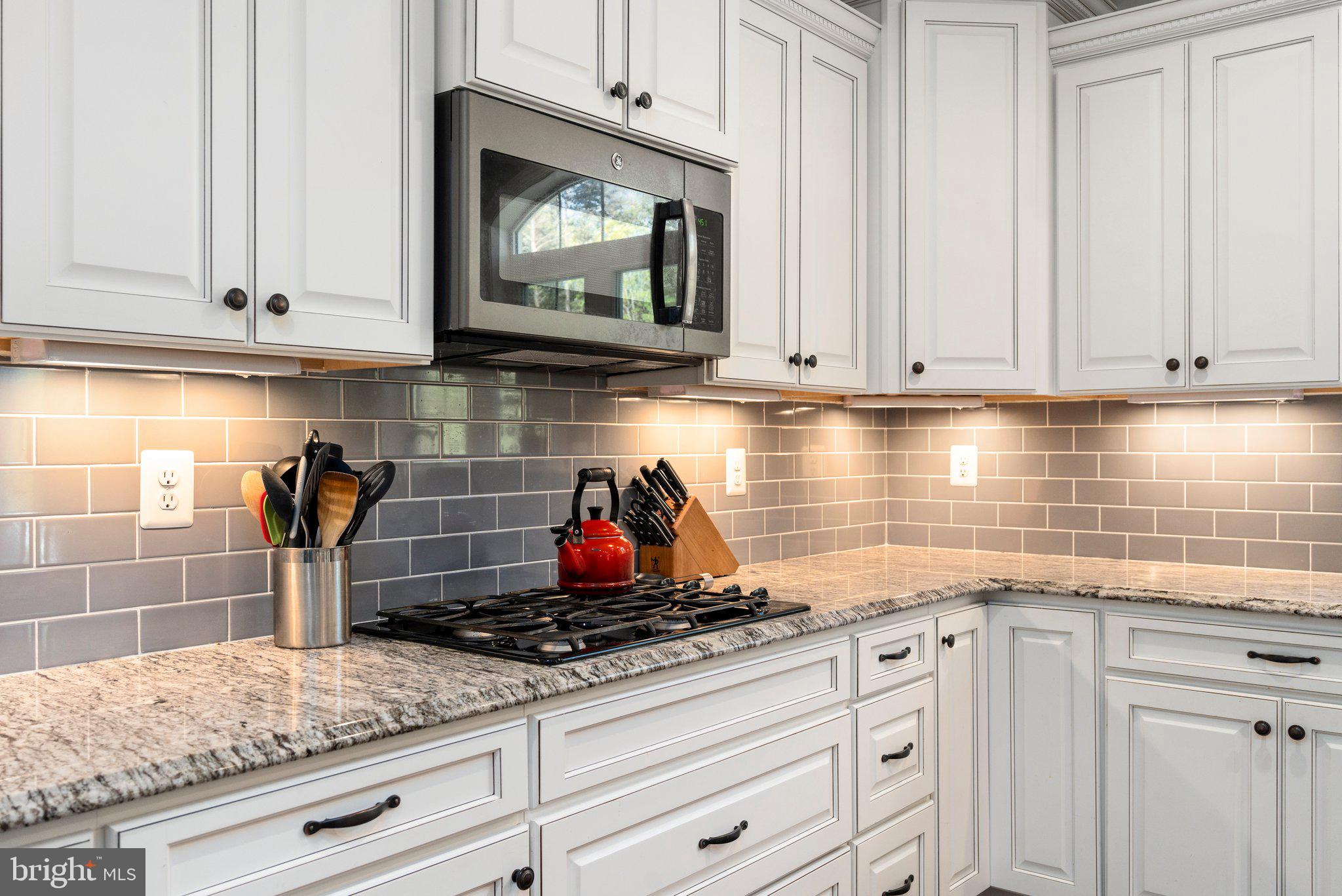 TWIN PONDS - Residential