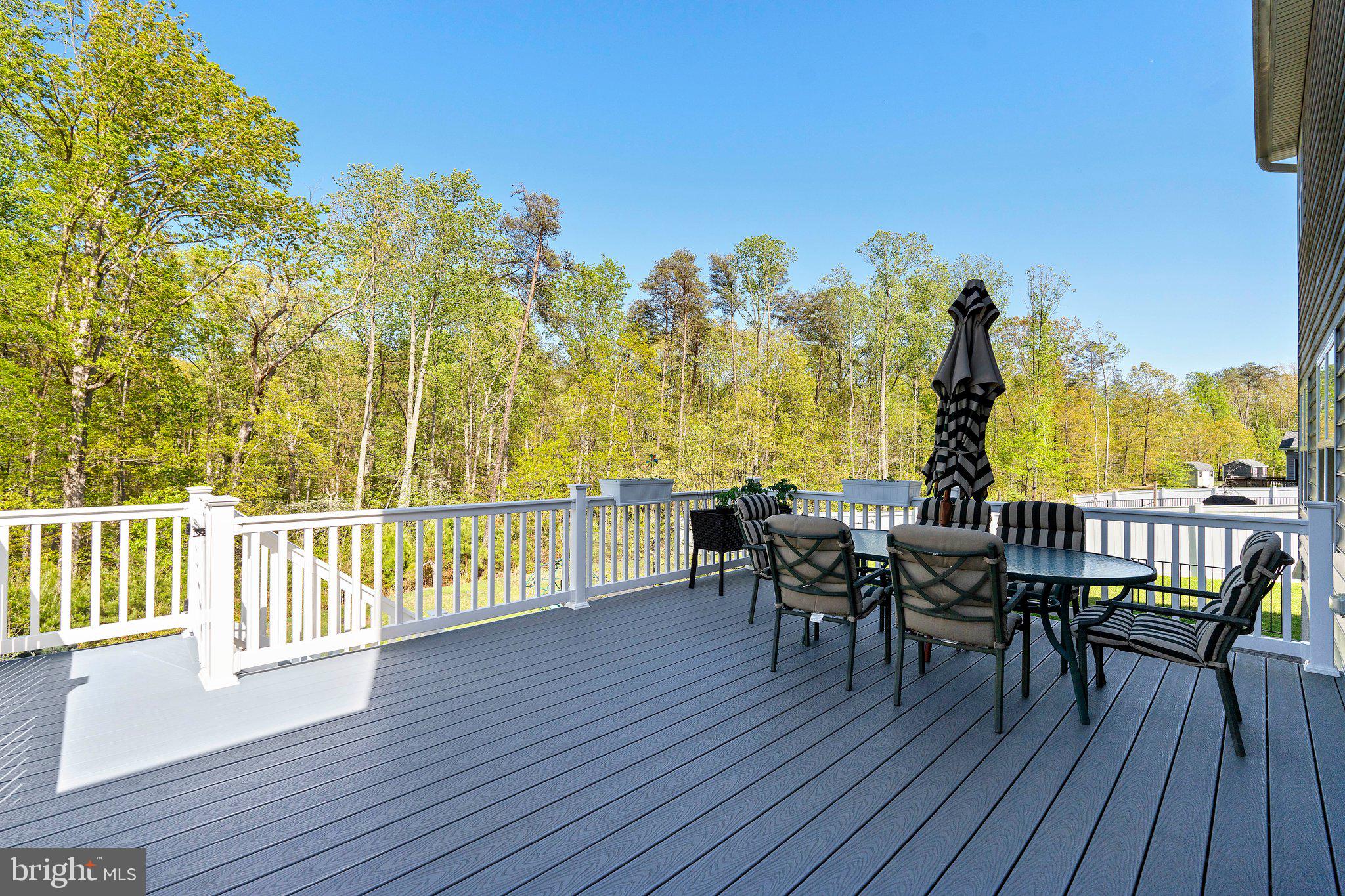 TWIN PONDS - Residential