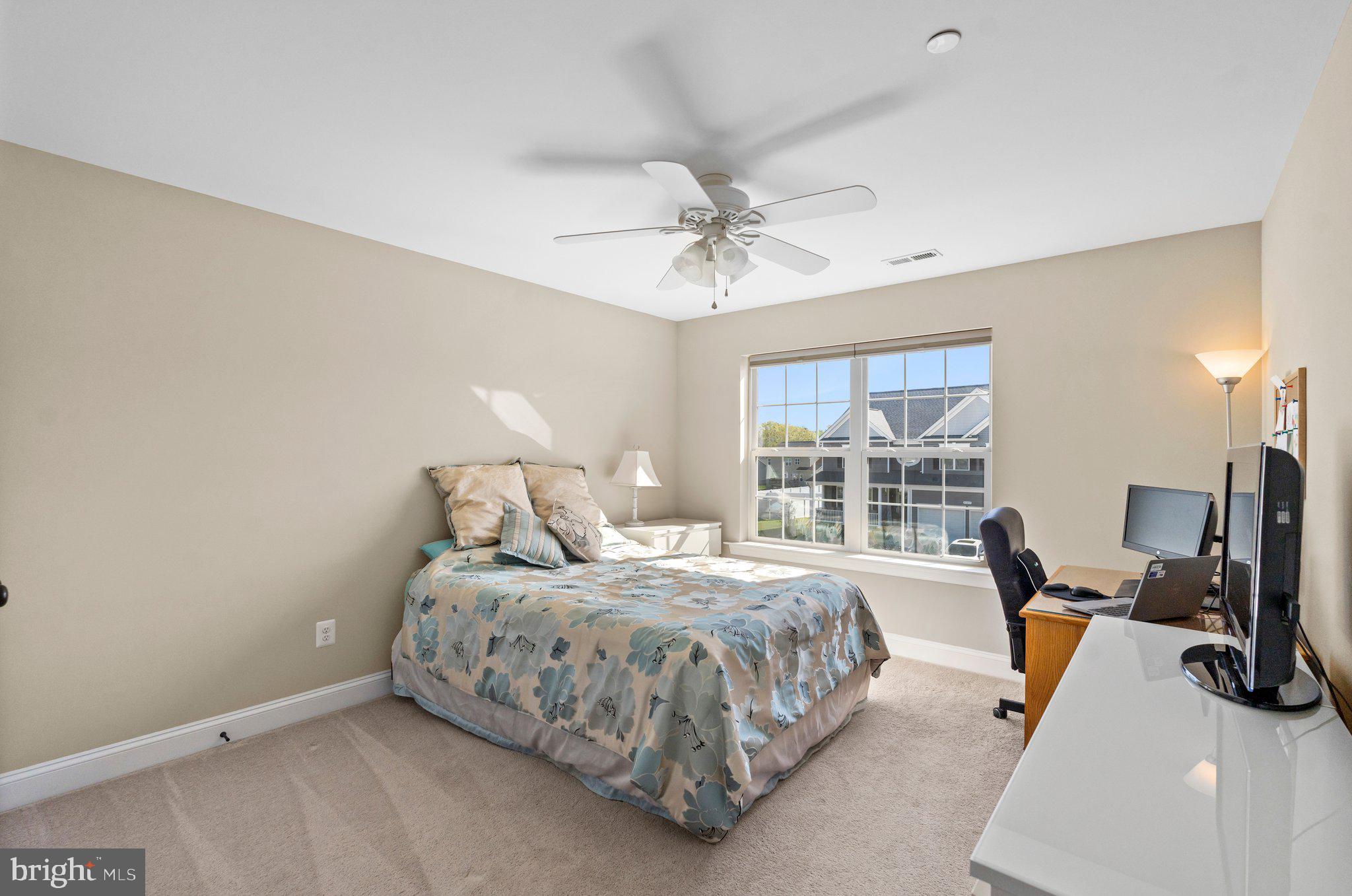 TWIN PONDS - Residential