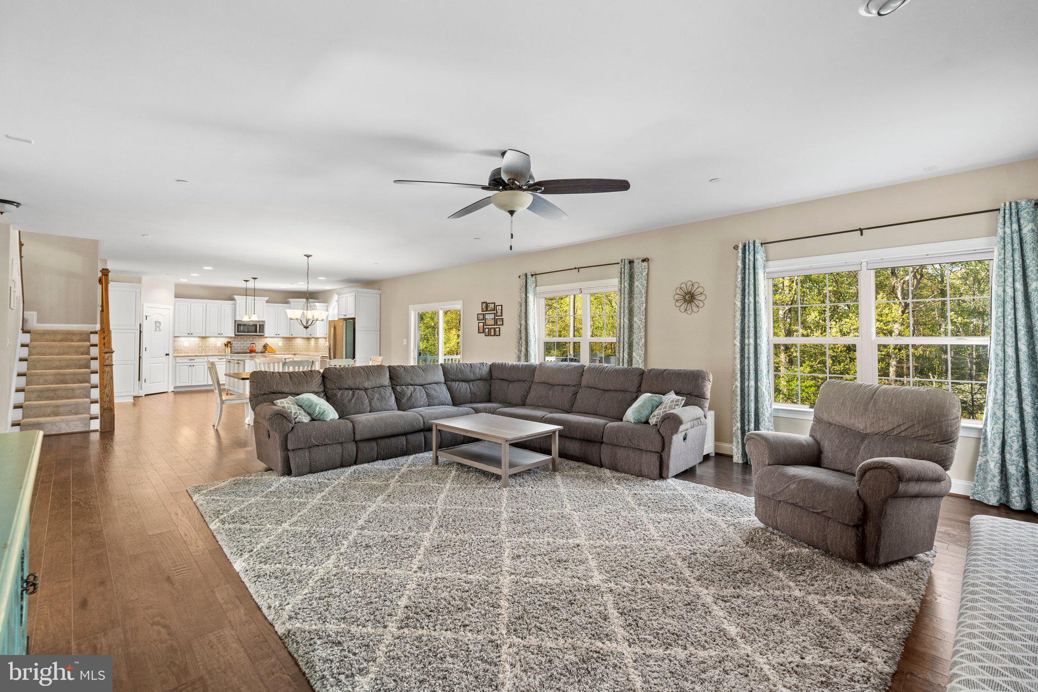 TWIN PONDS - Residential