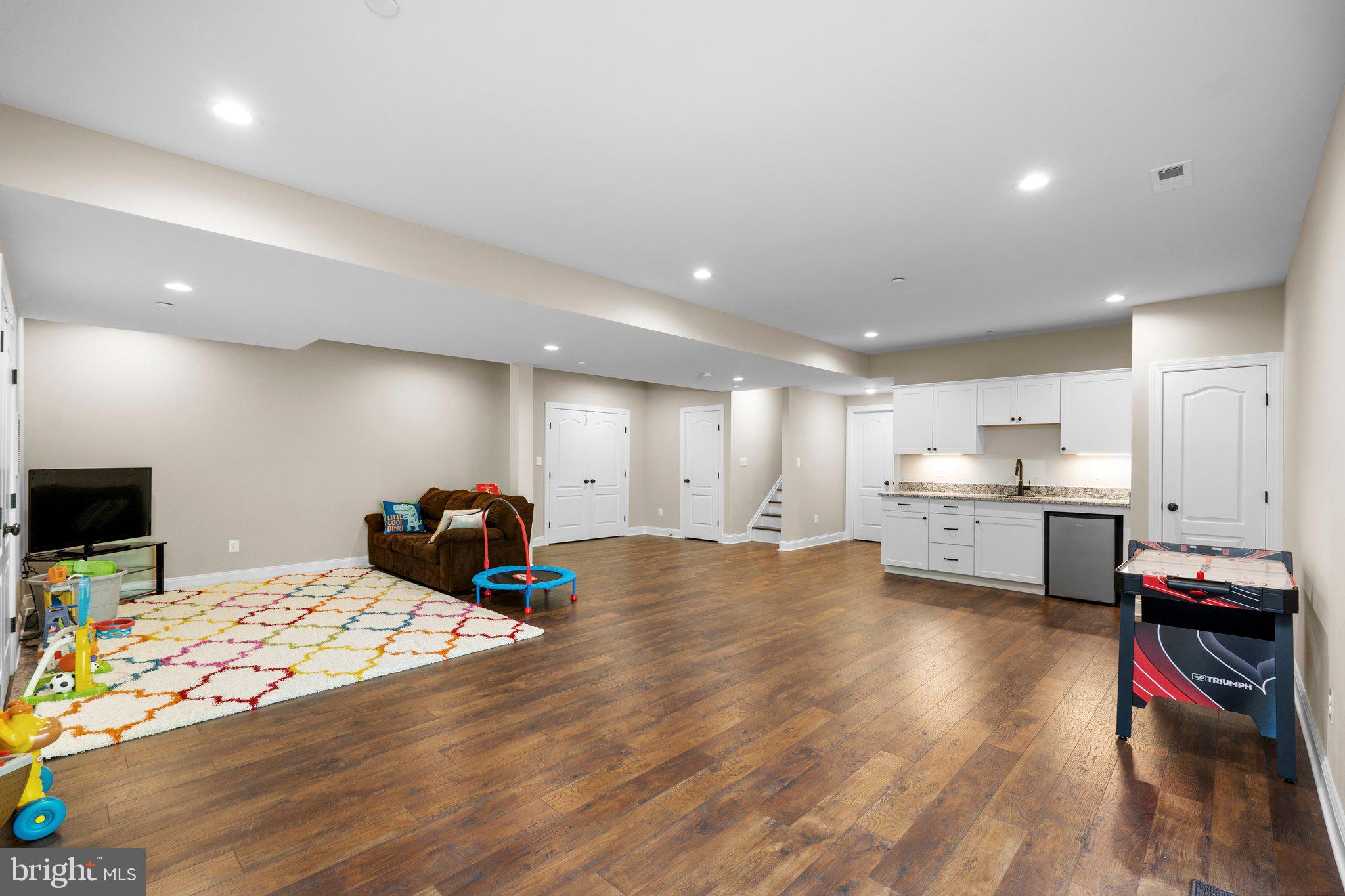 TWIN PONDS - Residential