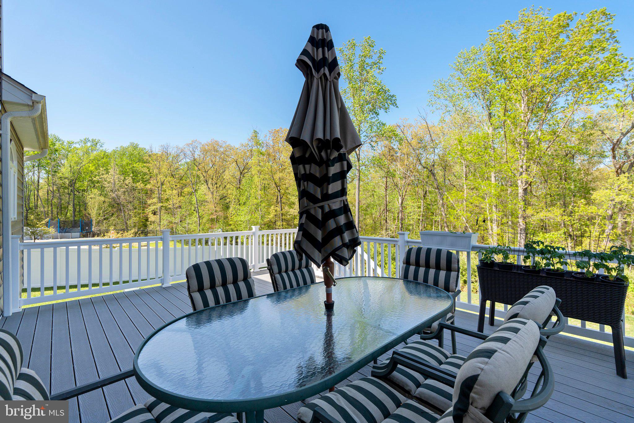 TWIN PONDS - Residential