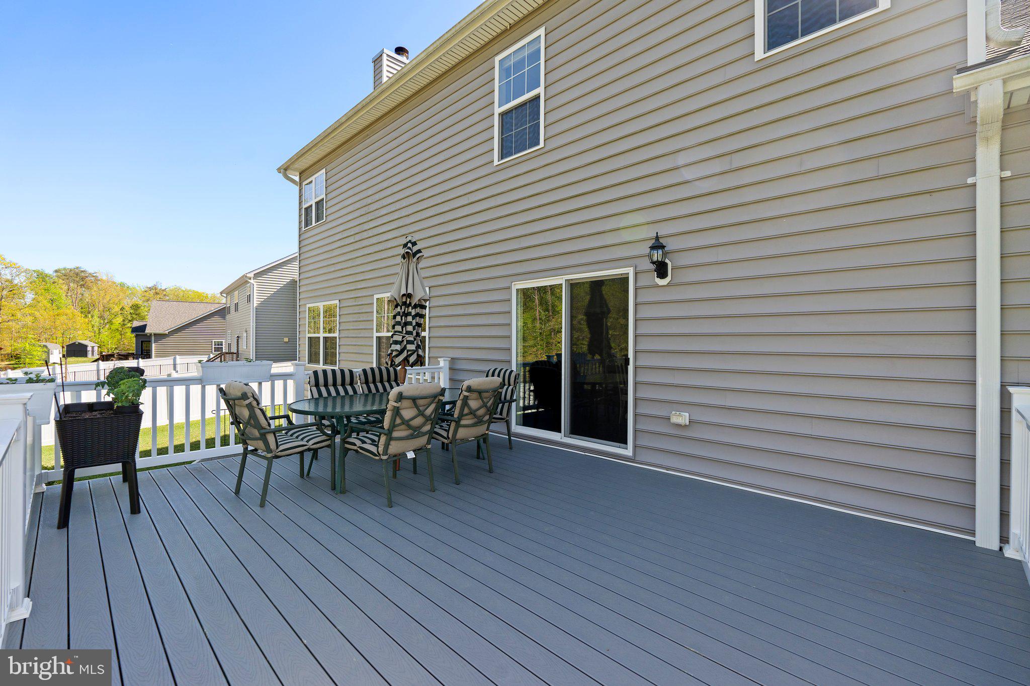 TWIN PONDS - Residential