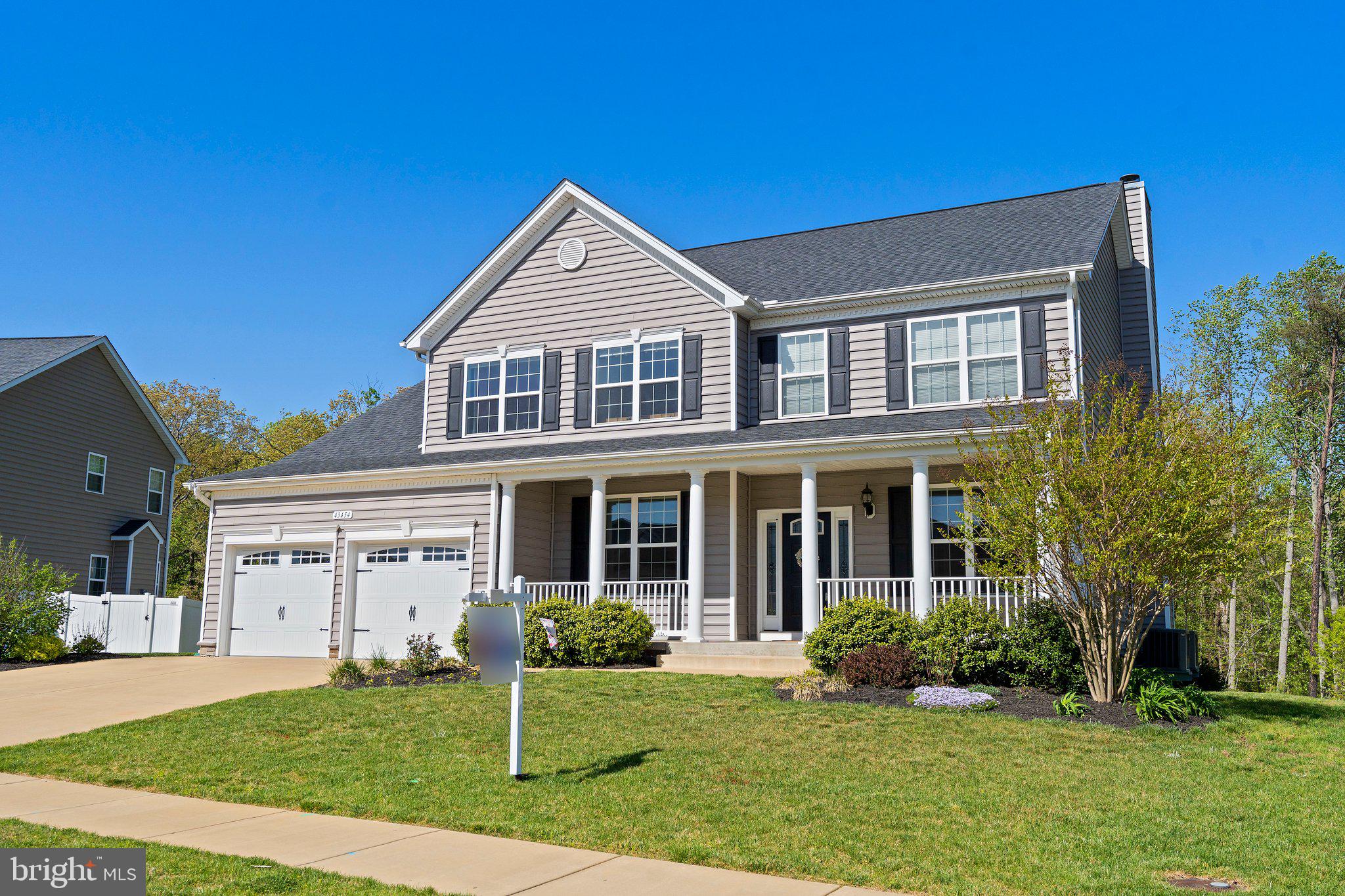 TWIN PONDS - Residential