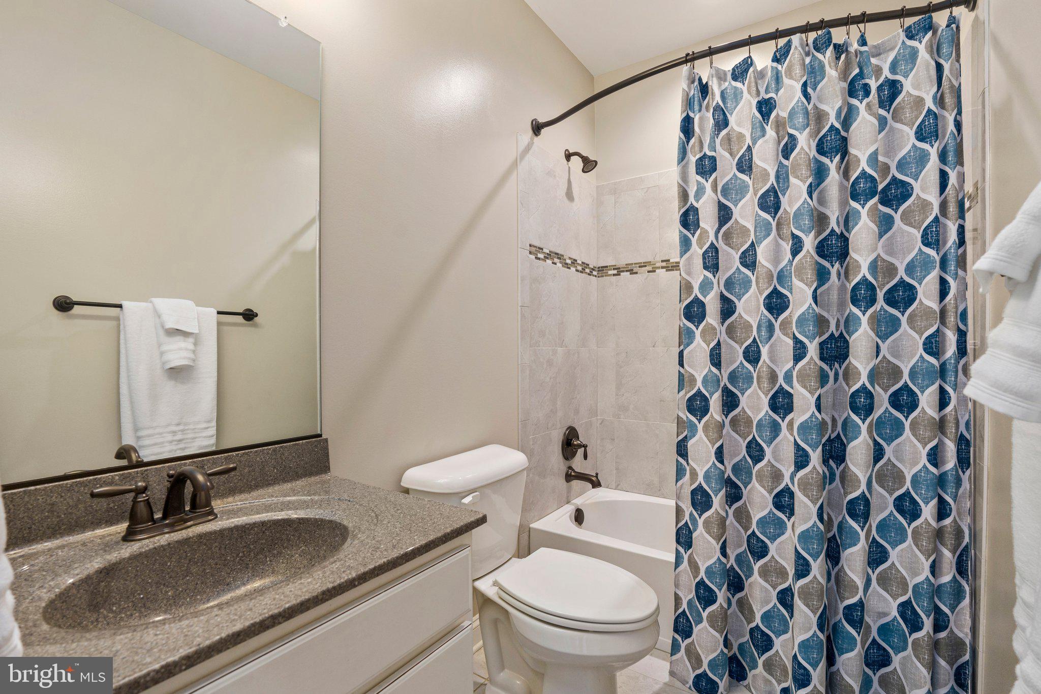 TWIN PONDS - Residential