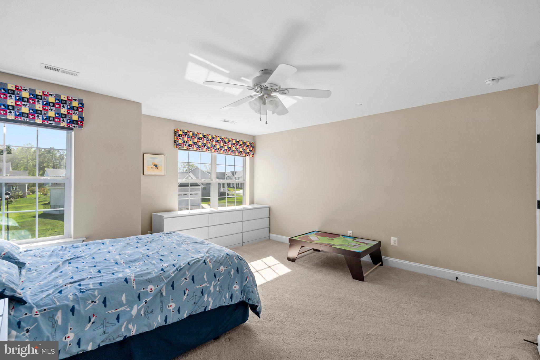 TWIN PONDS - Residential