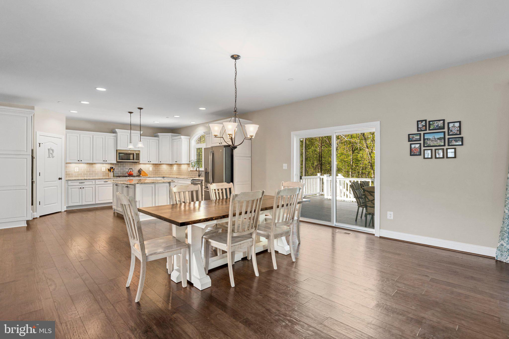 TWIN PONDS - Residential