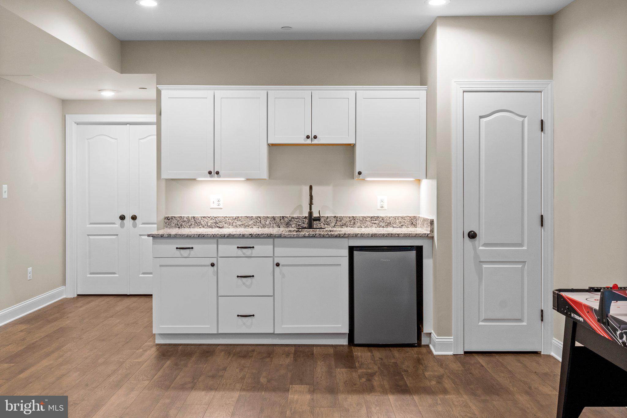 TWIN PONDS - Residential