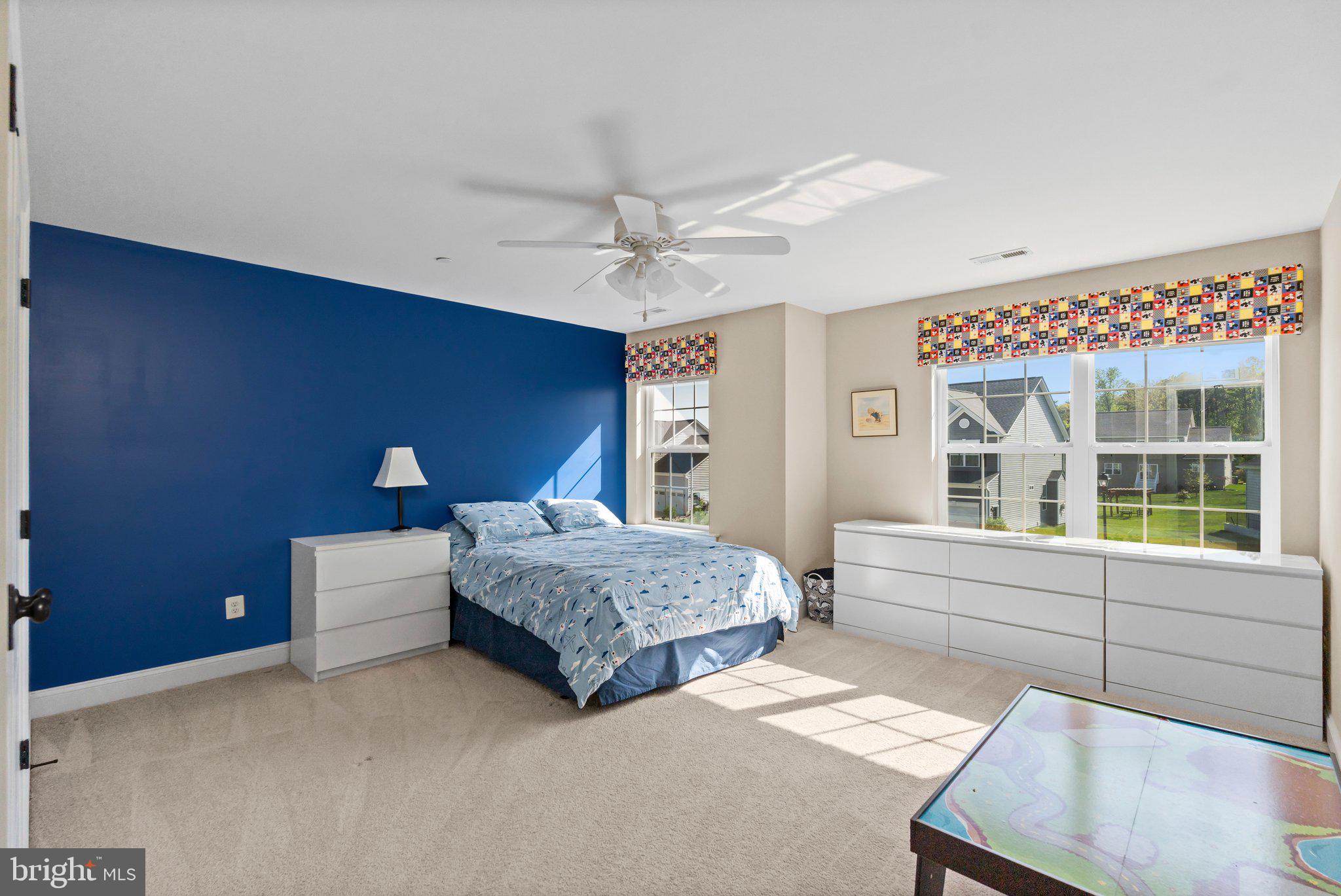 TWIN PONDS - Residential