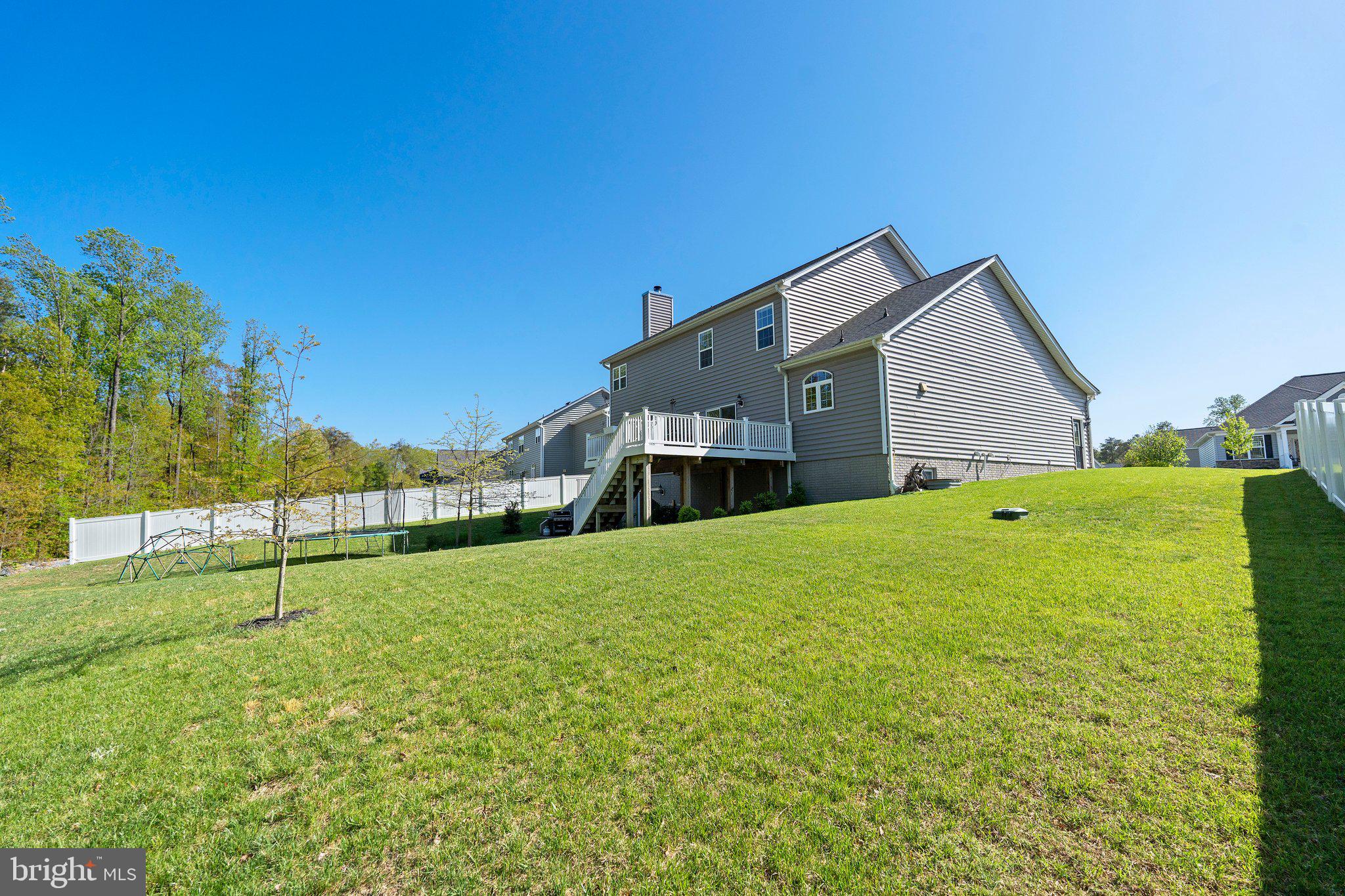 TWIN PONDS - Residential