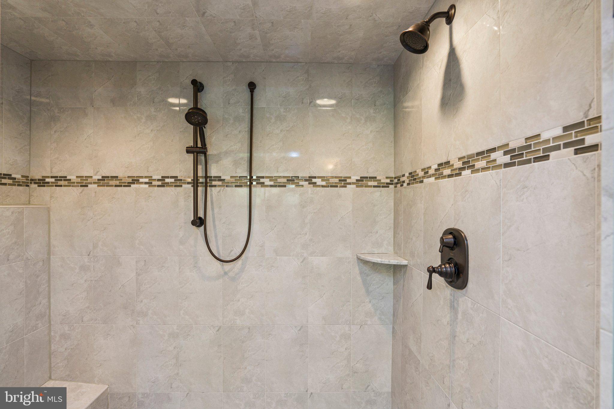 TWIN PONDS - Residential