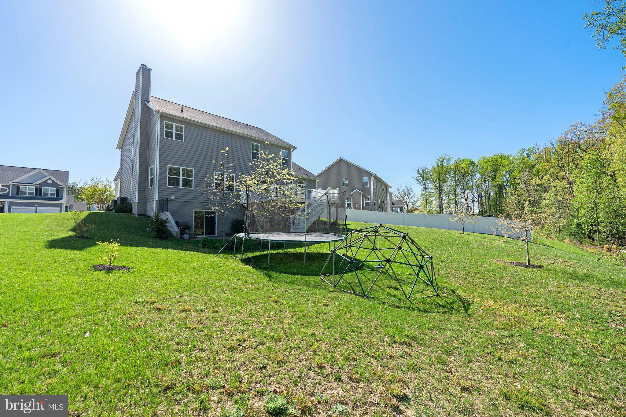 TWIN PONDS - Residential