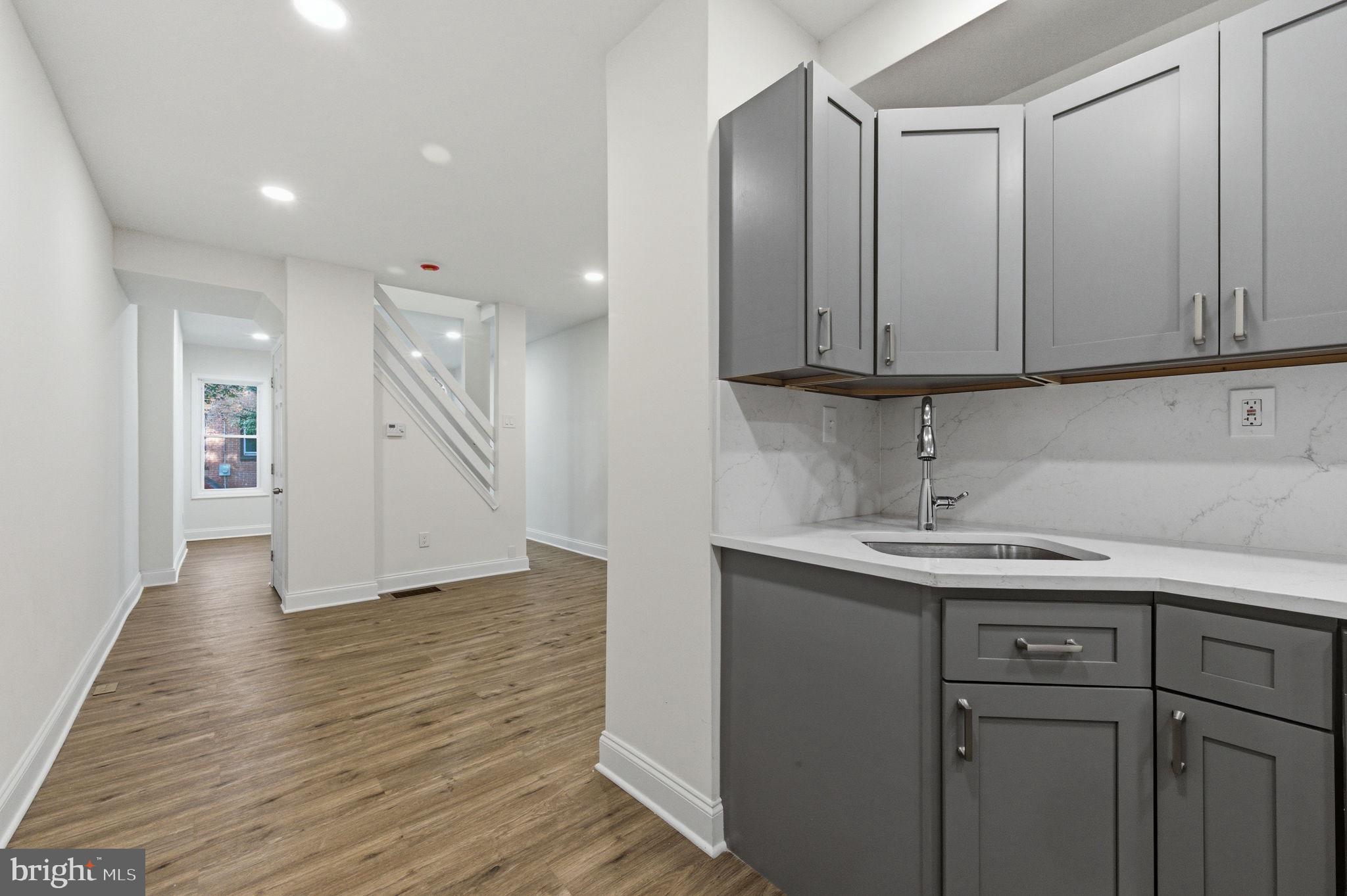 1004 N PINE