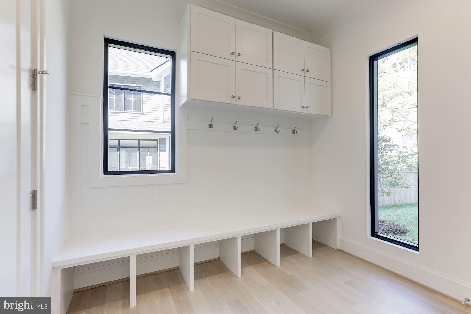 LYON VILLAGE - Residential