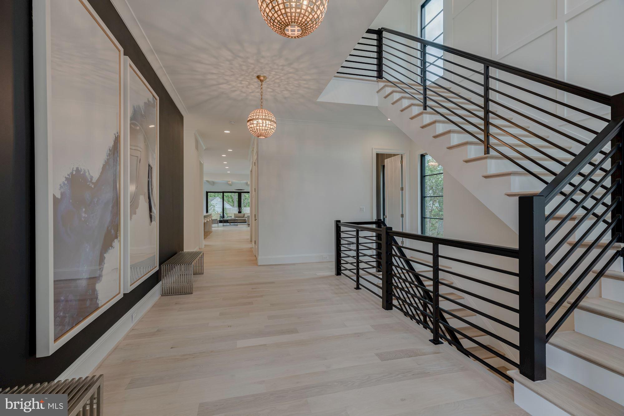 LYON VILLAGE - Residential