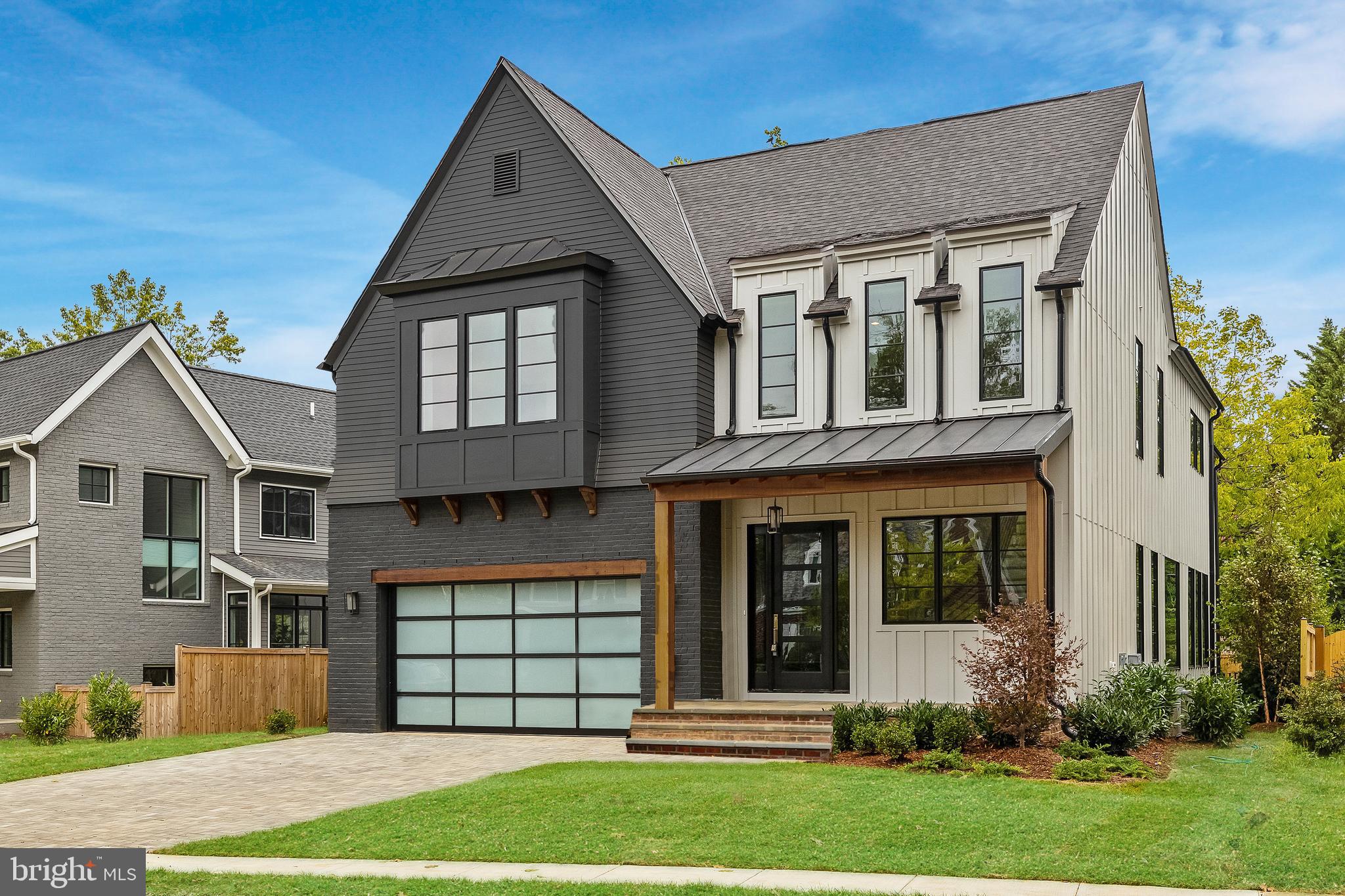 LYON VILLAGE - Residential