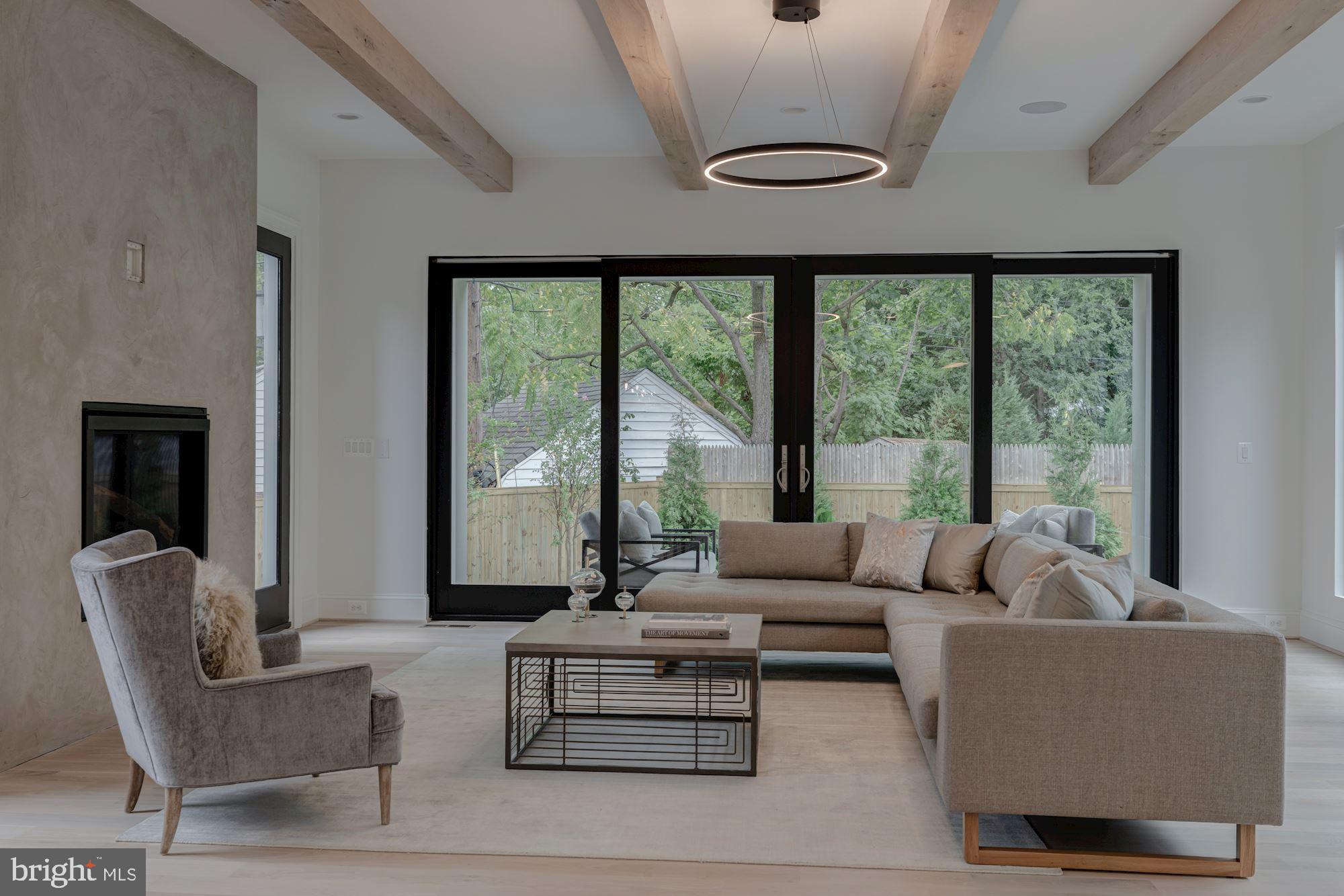 LYON VILLAGE - Residential