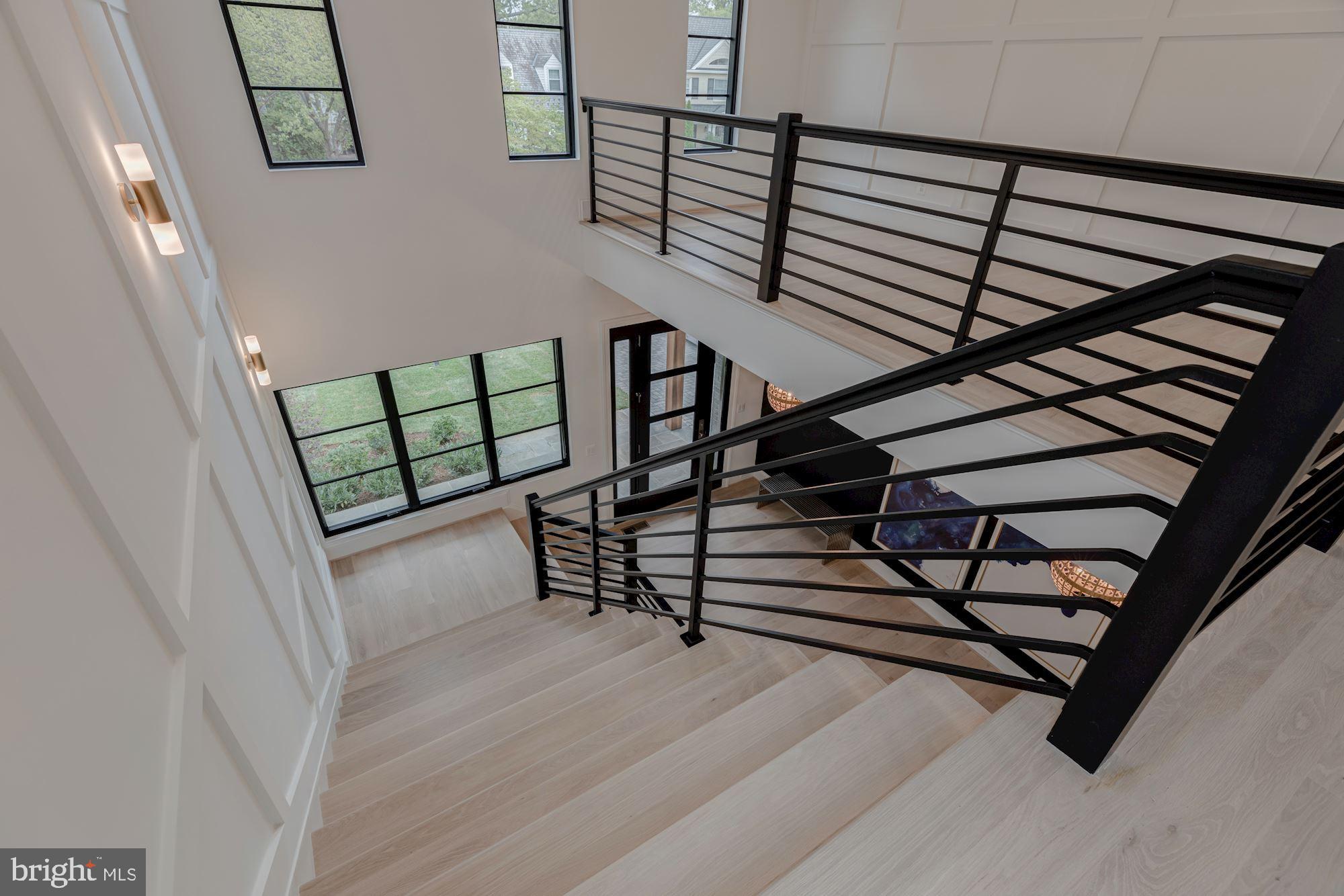 LYON VILLAGE - Residential