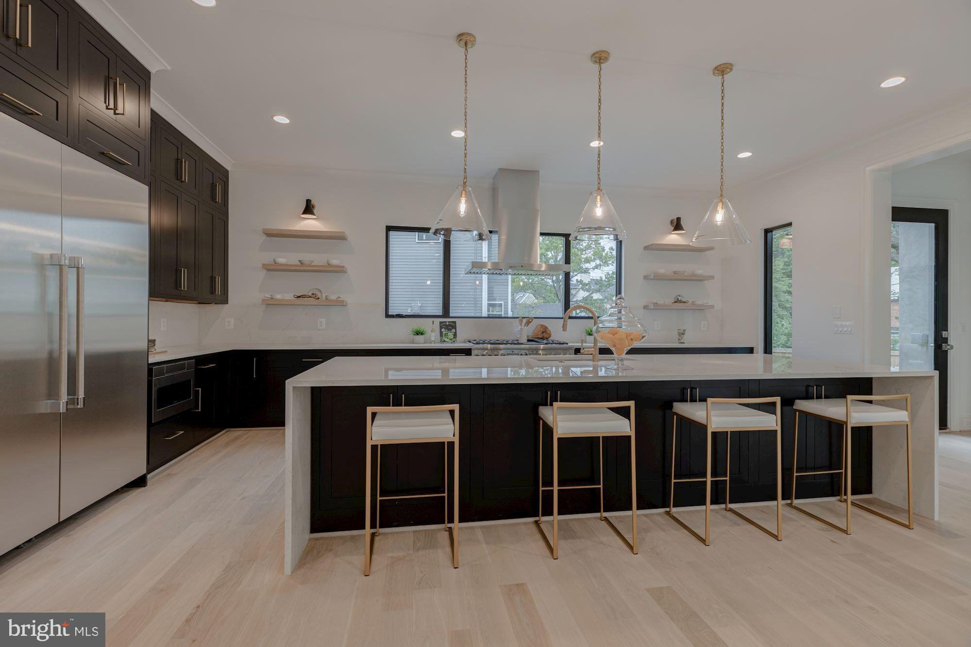 LYON VILLAGE - Residential