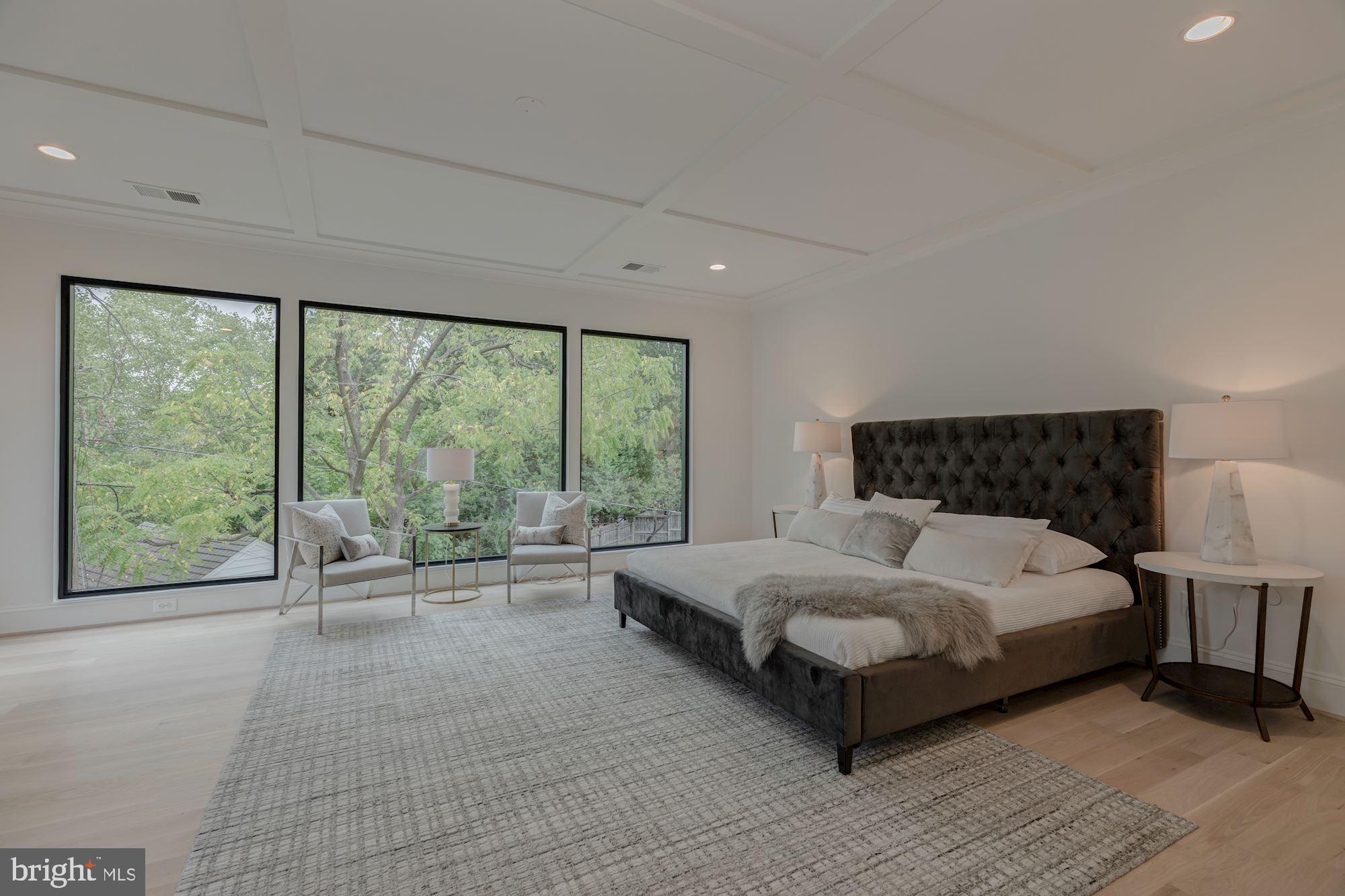 LYON VILLAGE - Residential