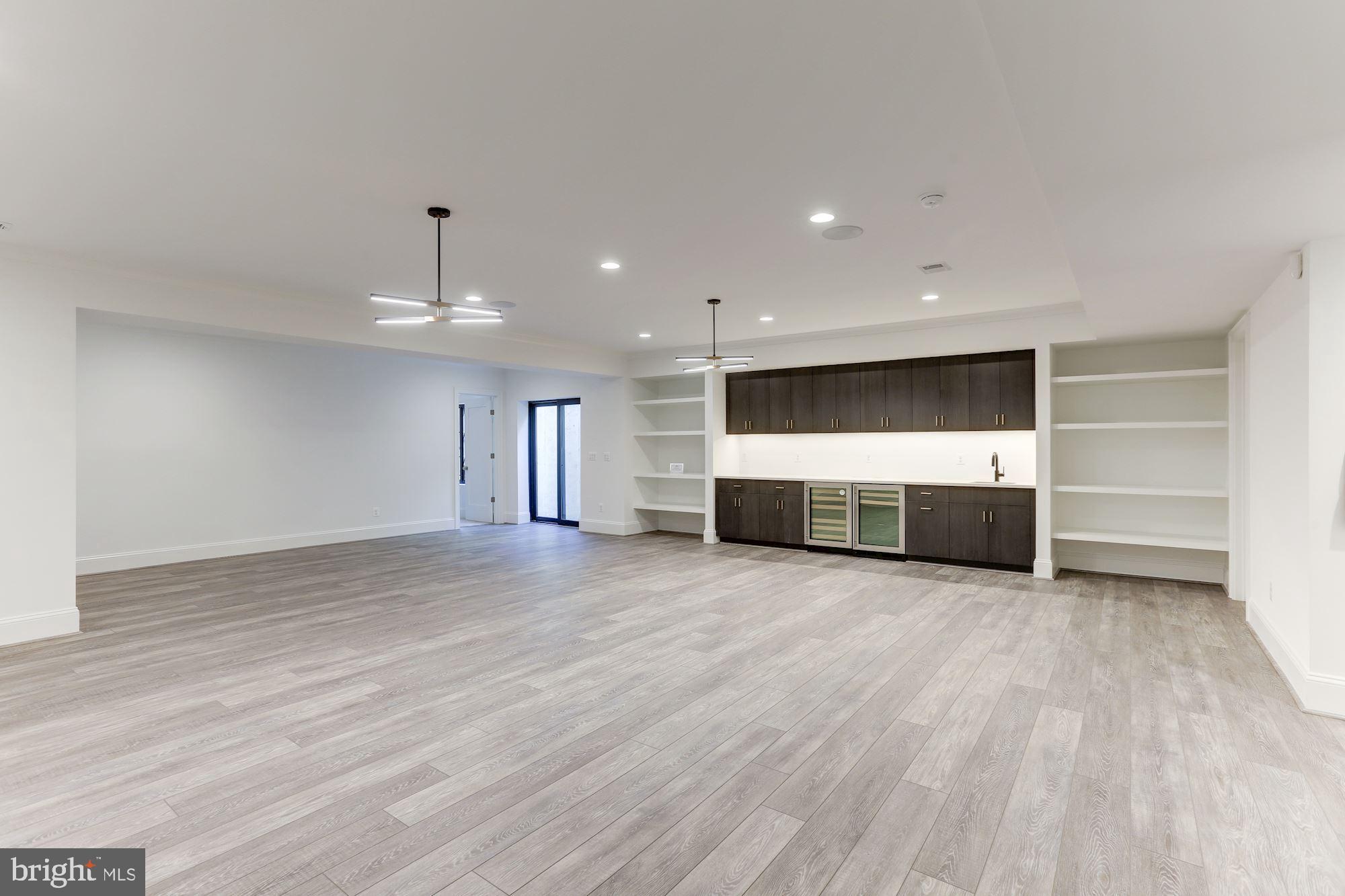 LYON VILLAGE - Residential