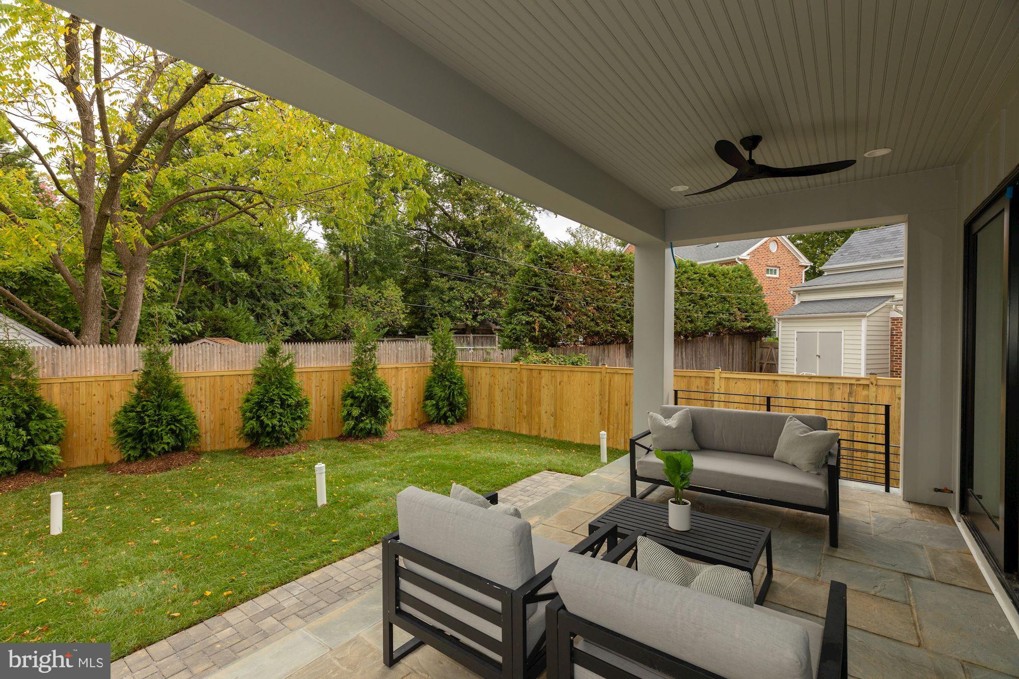 LYON VILLAGE - Residential