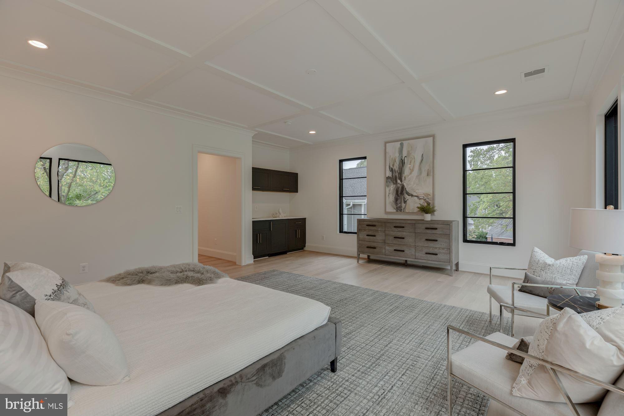 LYON VILLAGE - Residential