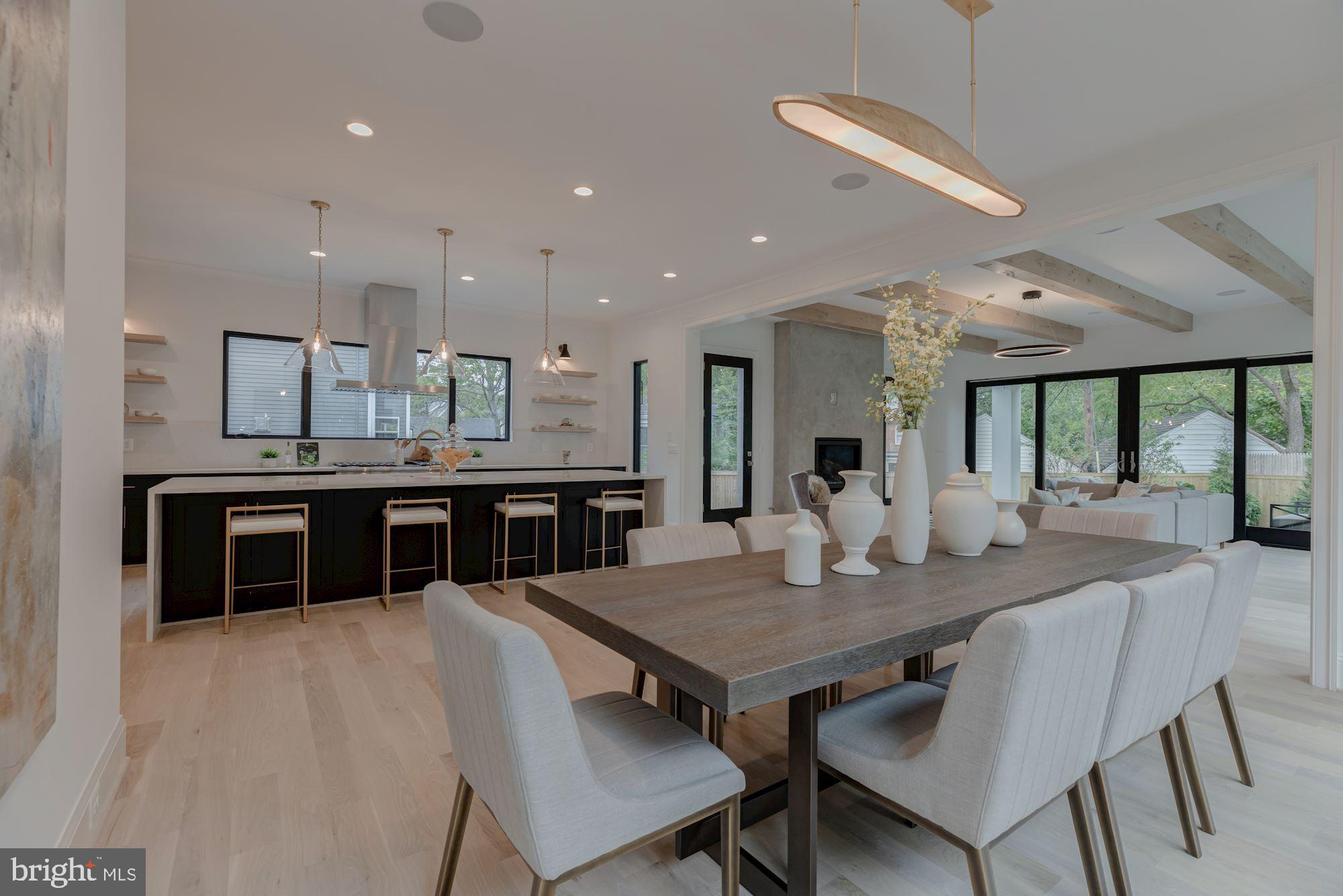 LYON VILLAGE - Residential