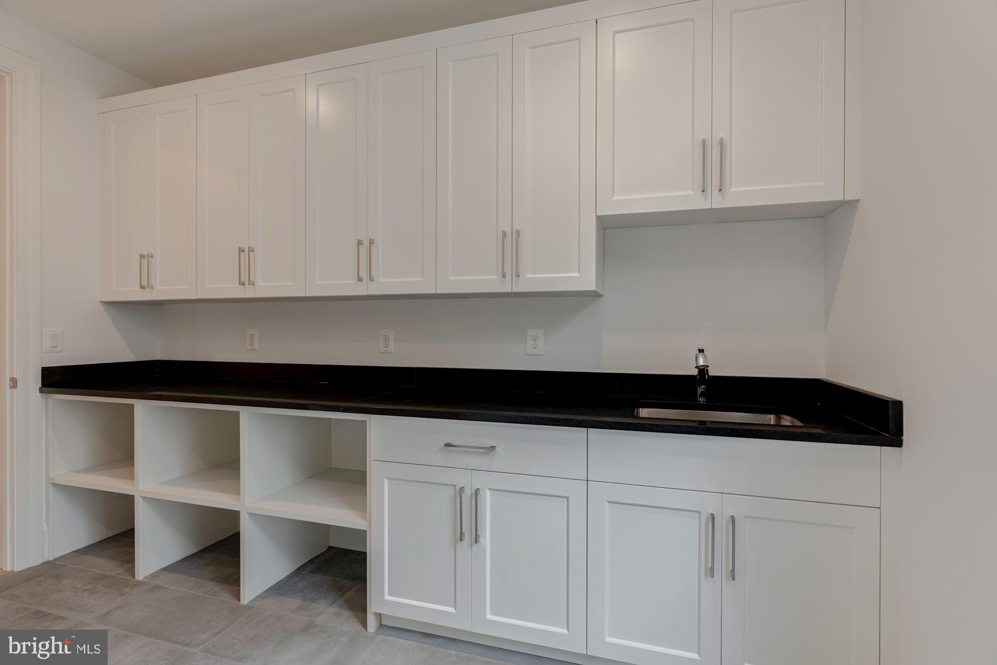 LYON VILLAGE - Residential