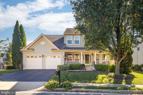 Photo of 12017 Youngtree Court, BRISTOW, VA 20136 (MLS # VAPW2106964)