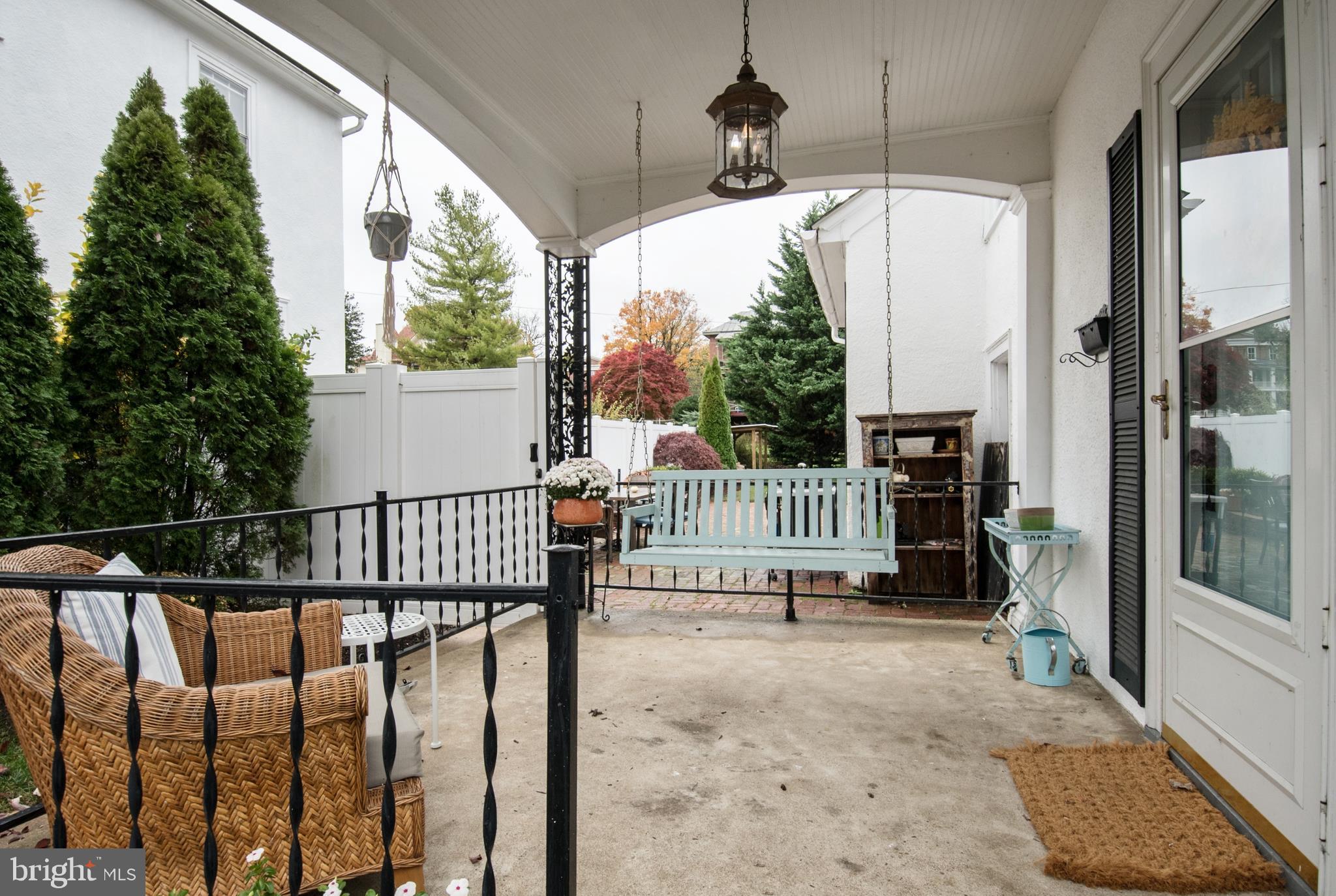 CHARLES TOWN - Residential