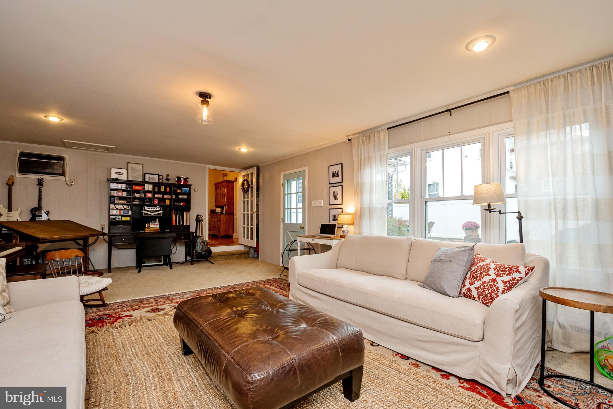 CHARLES TOWN - Residential