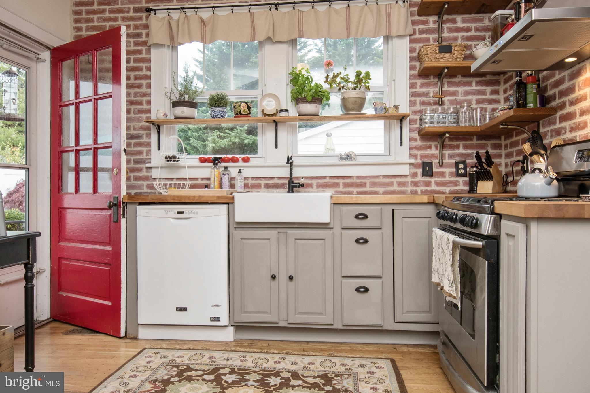 CHARLES TOWN - Residential