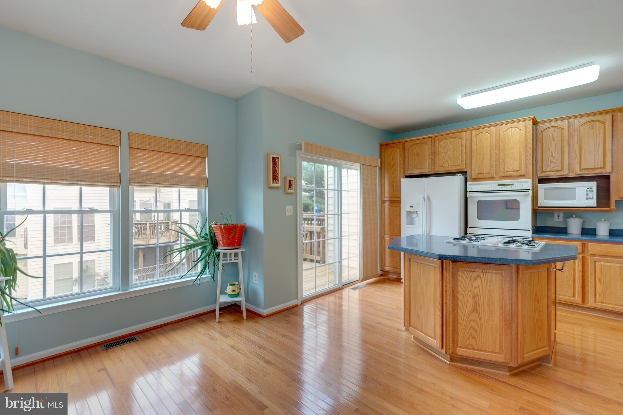 FAIRFAX CENTER LANDBAY - Residential