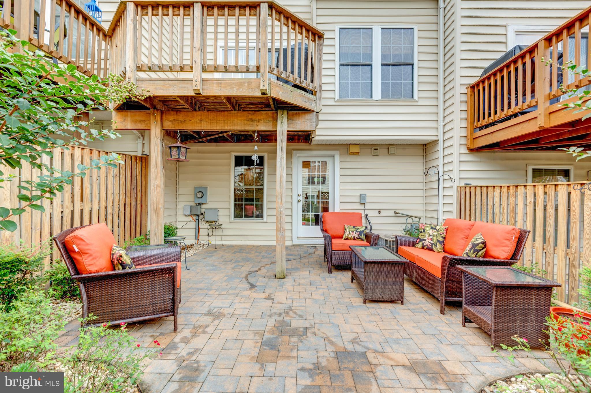 FAIRFAX CENTER LANDBAY - Residential