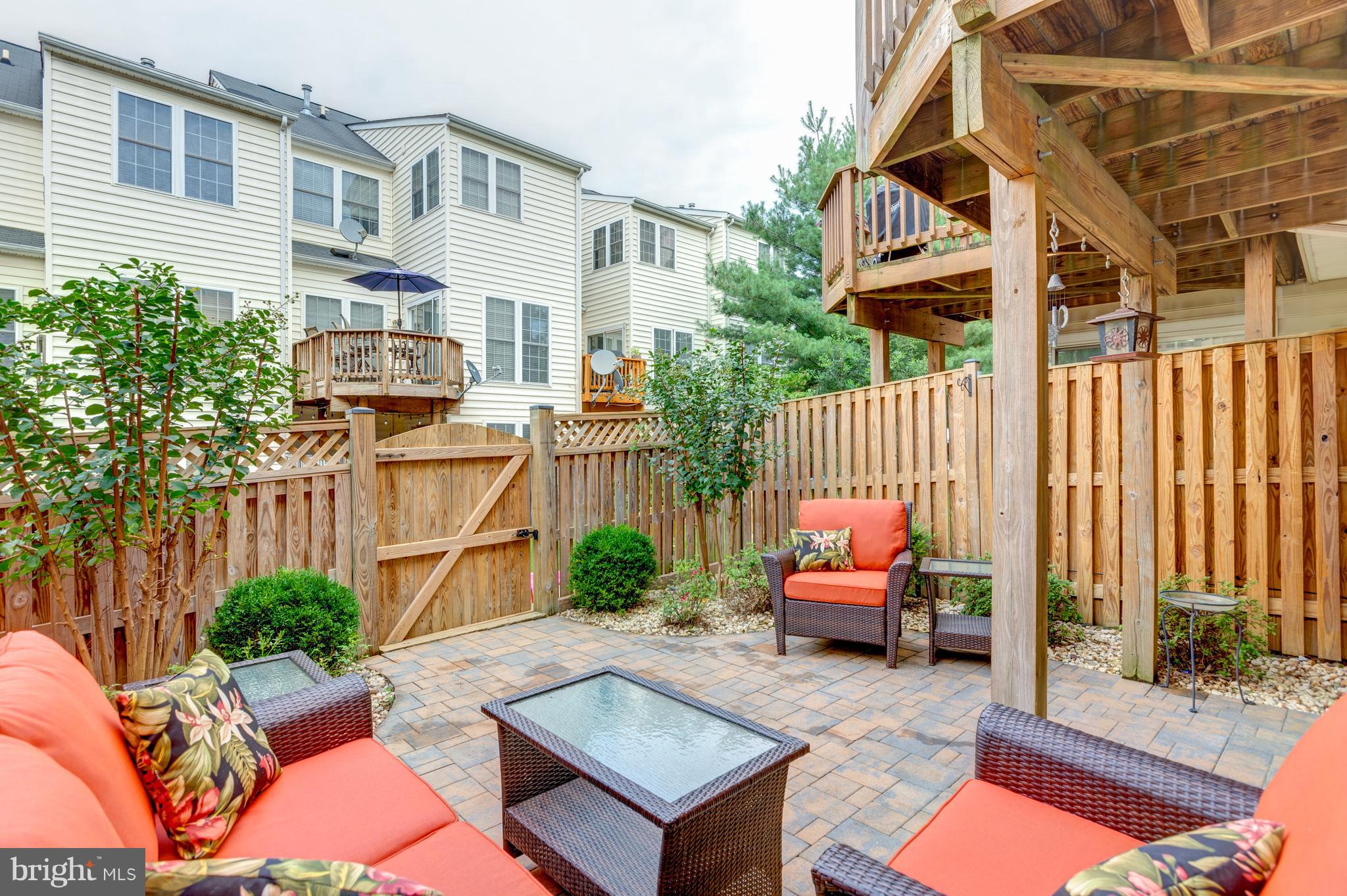 FAIRFAX CENTER LANDBAY - Residential