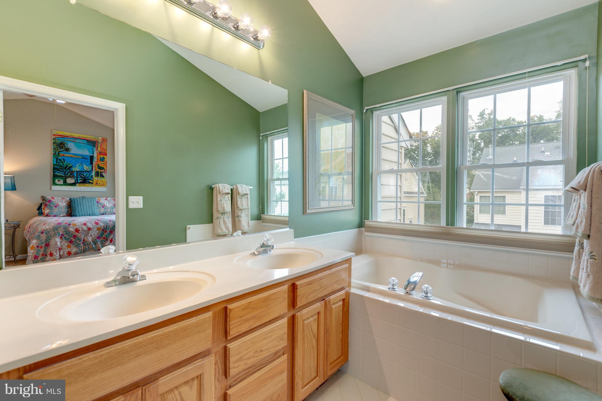 FAIRFAX CENTER LANDBAY - Residential