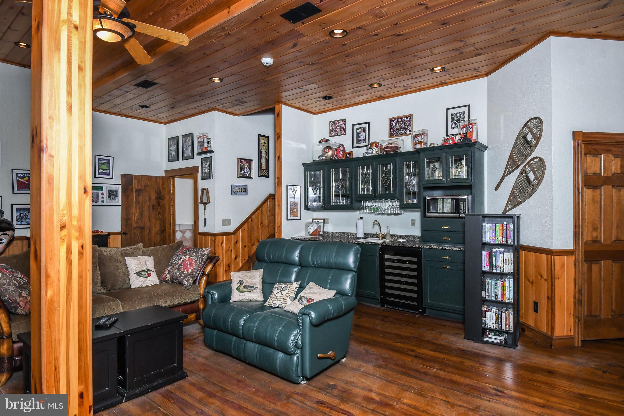 WATERS EDGE AT WISP - Residential