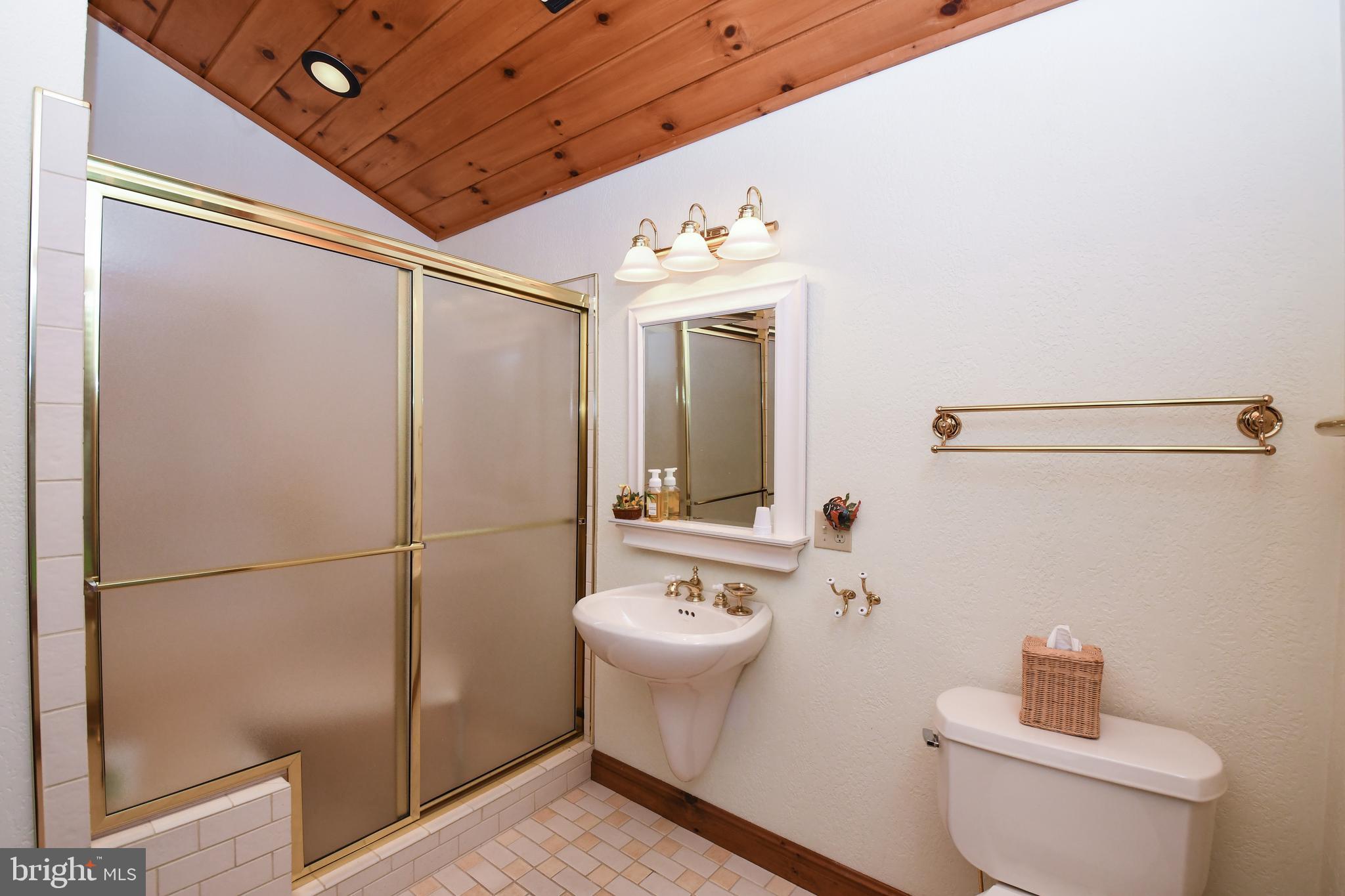 WATERS EDGE AT WISP - Residential