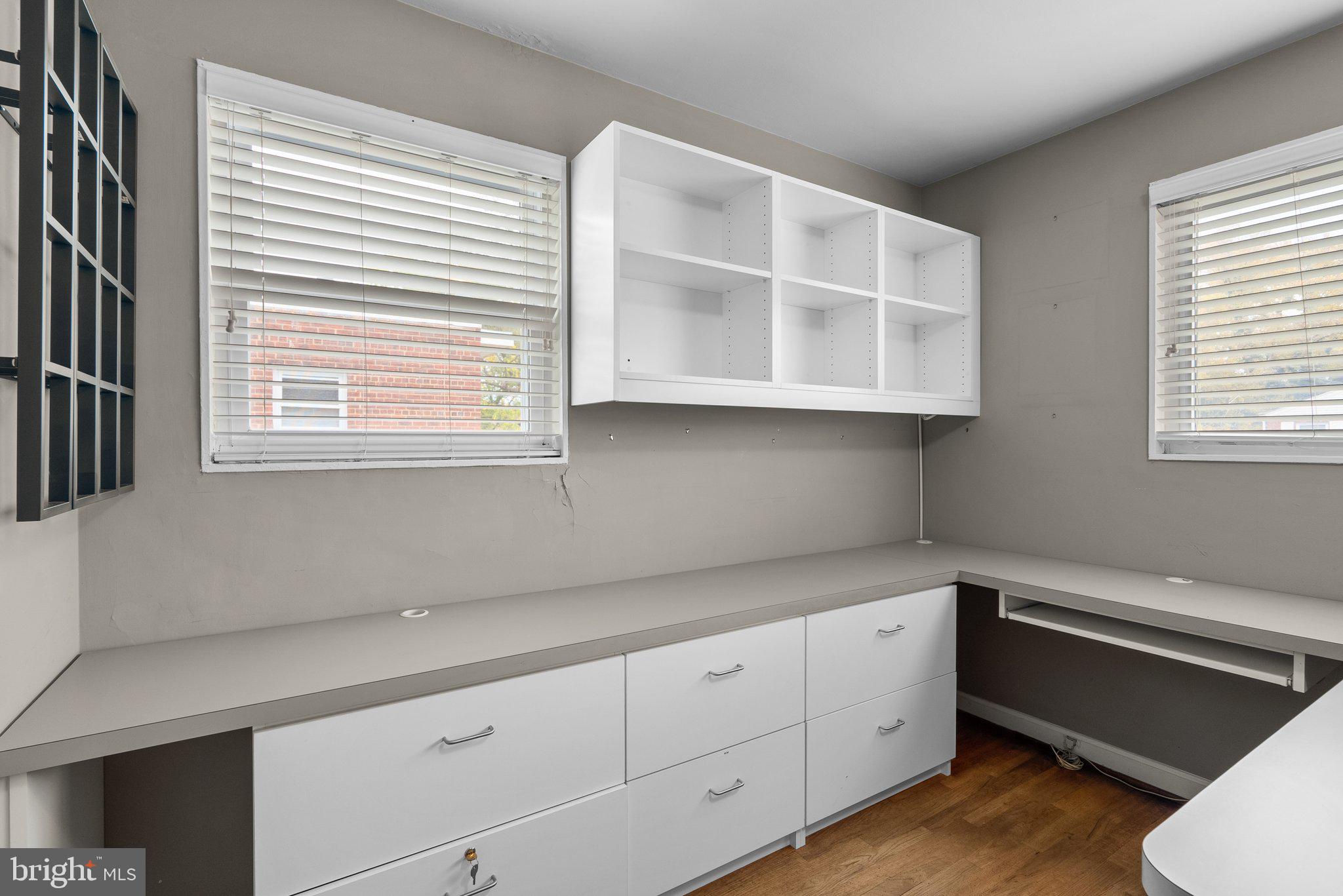 LYONS MANOR - Residential