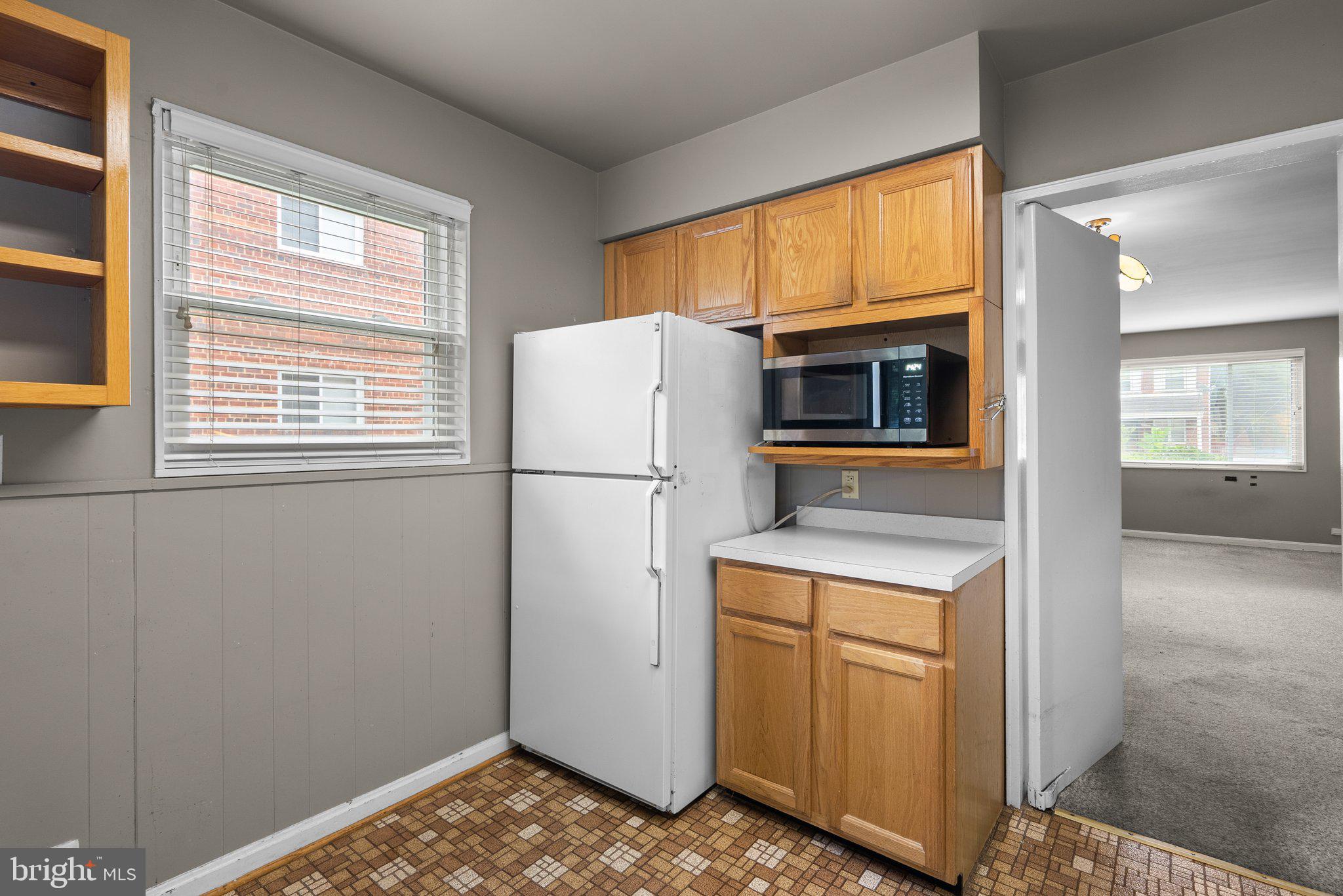 LYONS MANOR - Residential