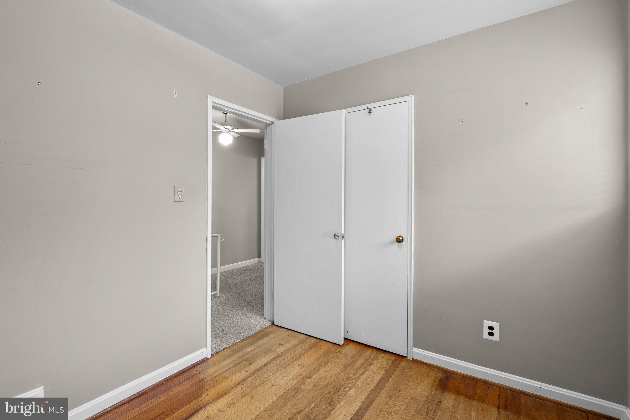 LYONS MANOR - Residential