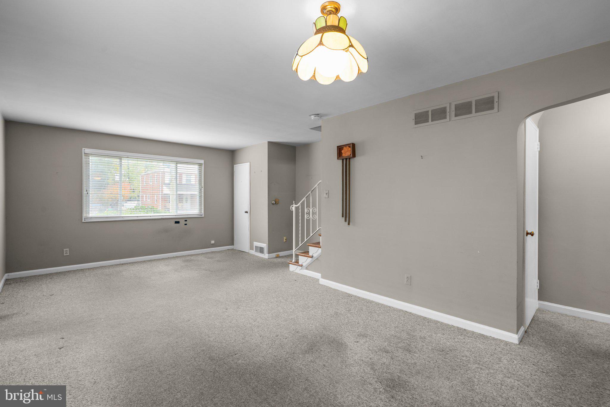 LYONS MANOR - Residential