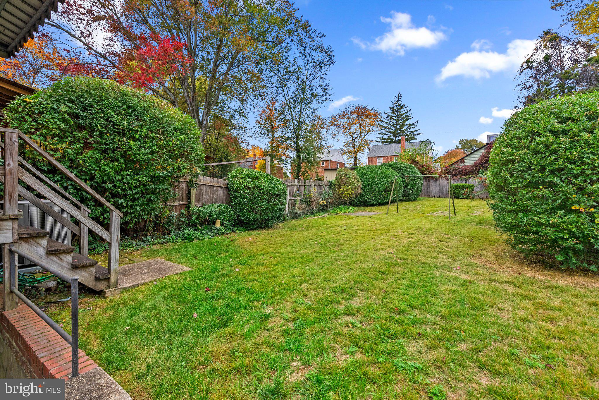 LYONS MANOR - Residential