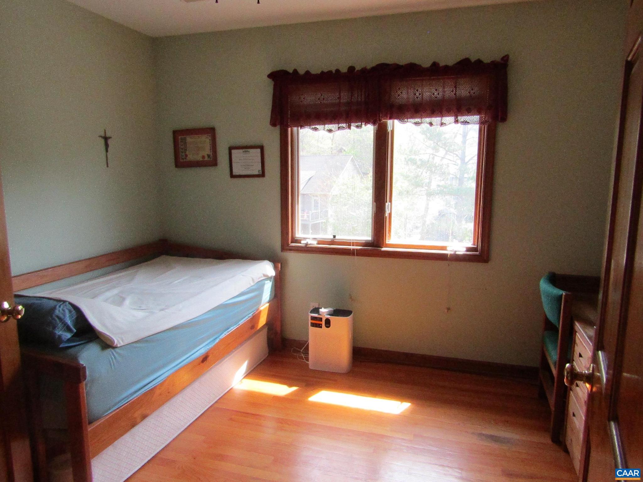 LAKE MONTICELLO - Residential