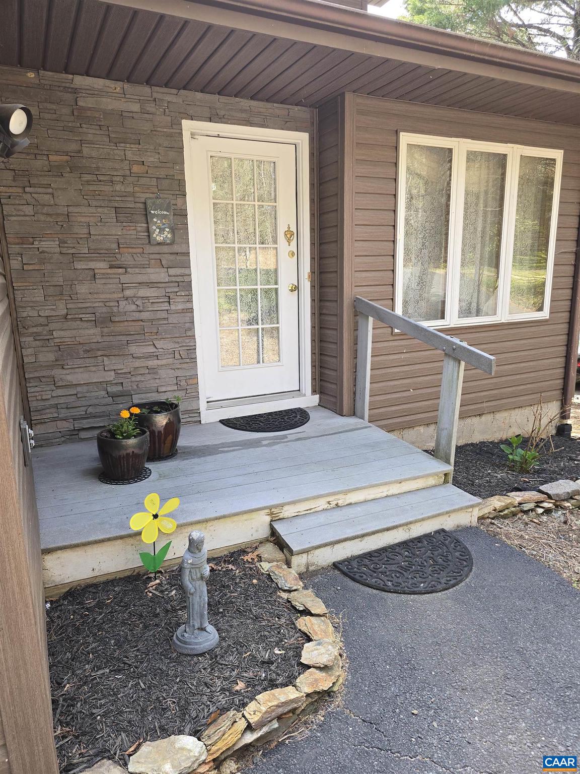 LAKE MONTICELLO - Residential