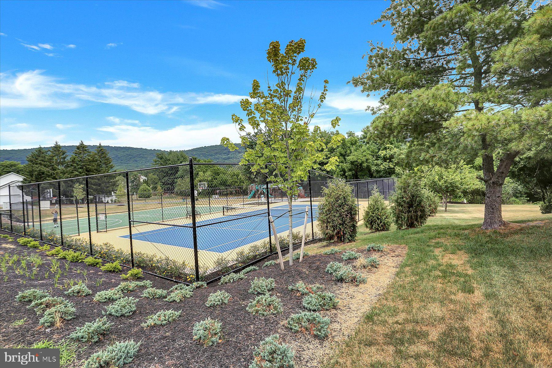 FOREST HILLS - Residential